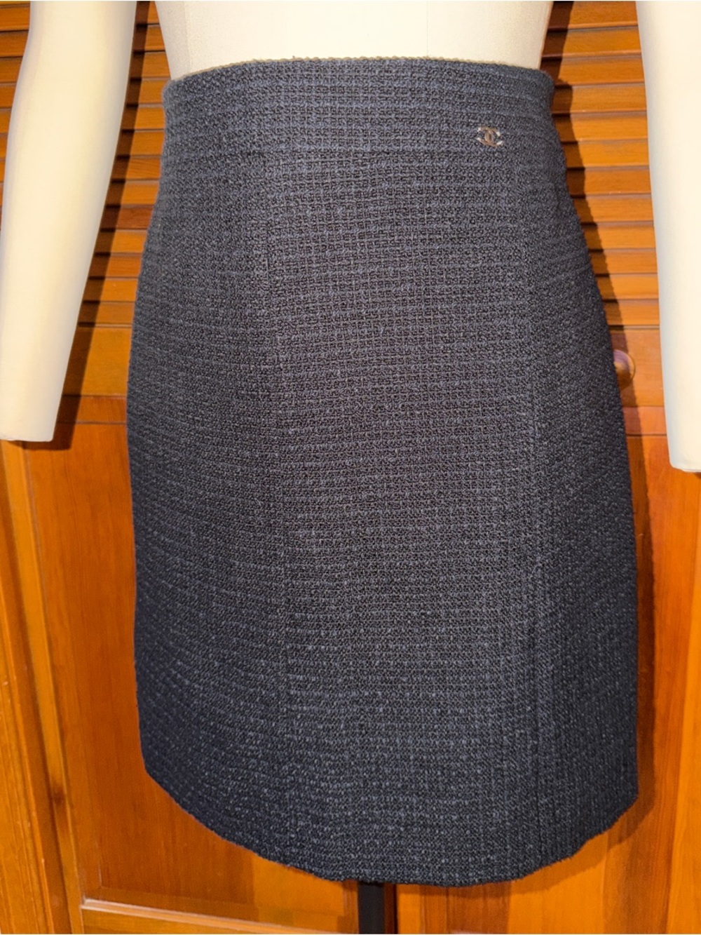CHANEL Charcoal Textured Tweed Pencil Skirt